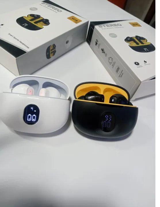 Gadget Spark HiFi stereo Bluetooth earbuds in white and black charging cases with digital display
